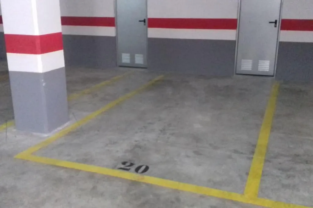 Apartamento En Fuengirola Con Parking Y Piscina. Spain